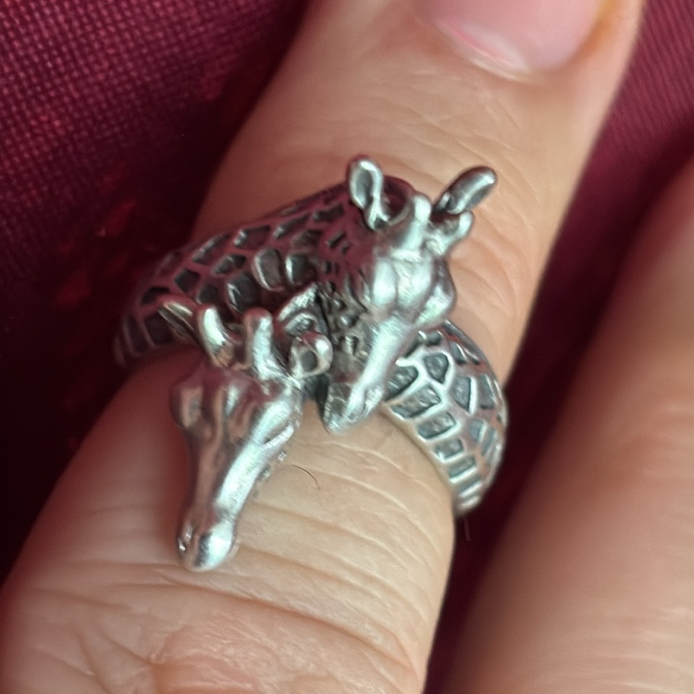 Sterling giraffe Ring  size (7)